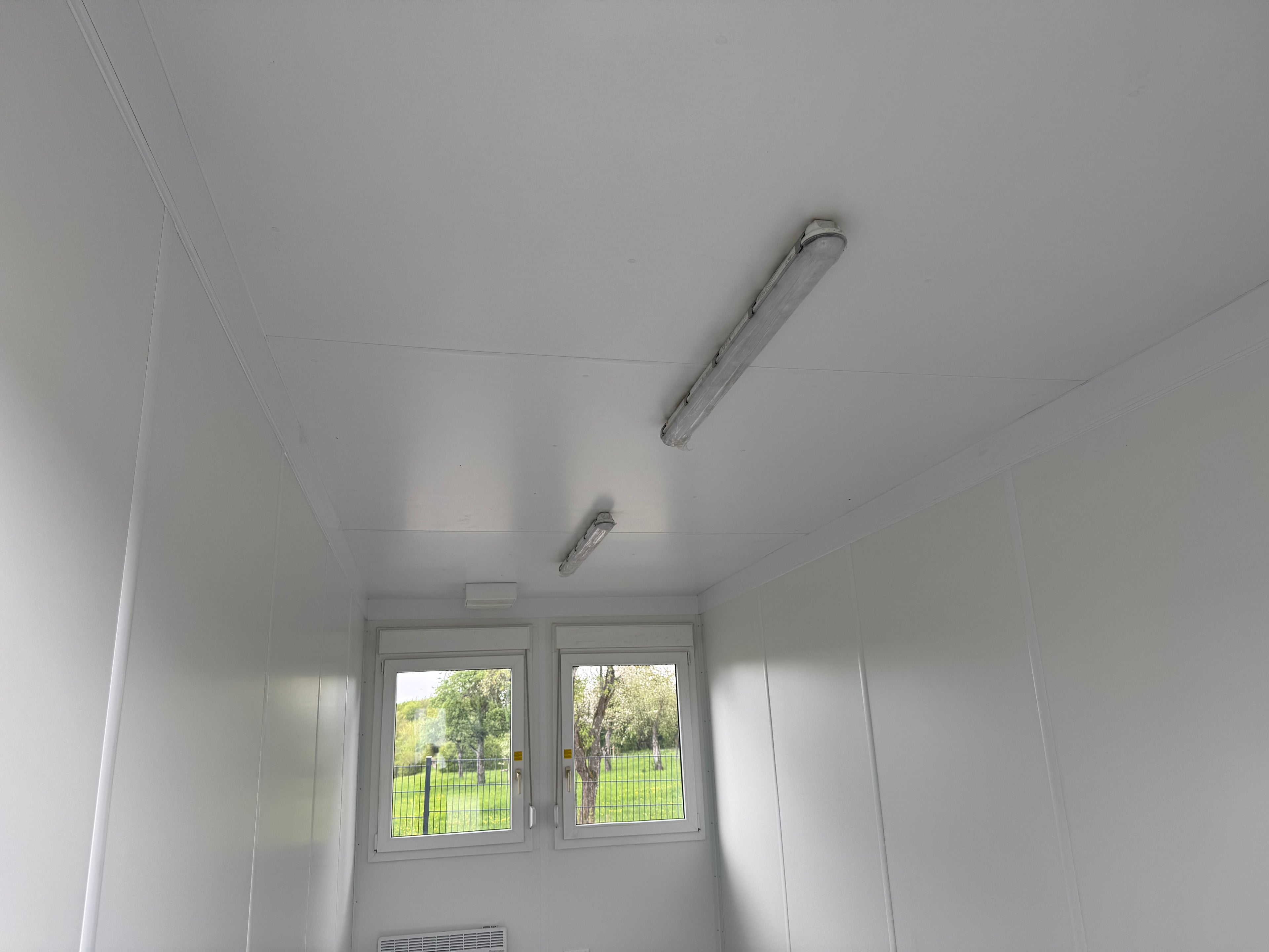 Bürocontainer BasicLine 20' RAL  9002 Grauweiß Containex