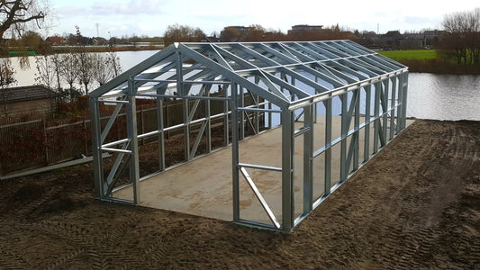 Lagerhalle I Leichtbauhalle I isoliert Finish Building
