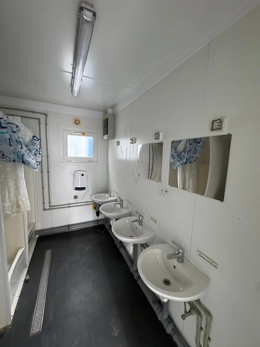 Sanitärcontainer 20' Gebraucht BBT Bäuerle Bau Team